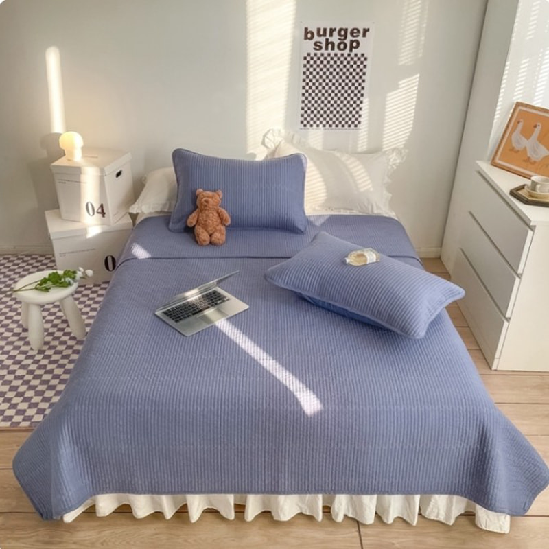 Conjunto de capa de cama sólida de renda acolchoada